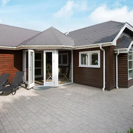 Holiday V Fårvang